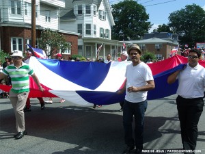 2013-dominican-day-parade-5